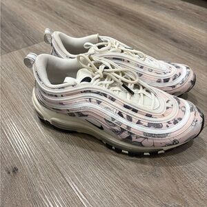 Nike air maxes